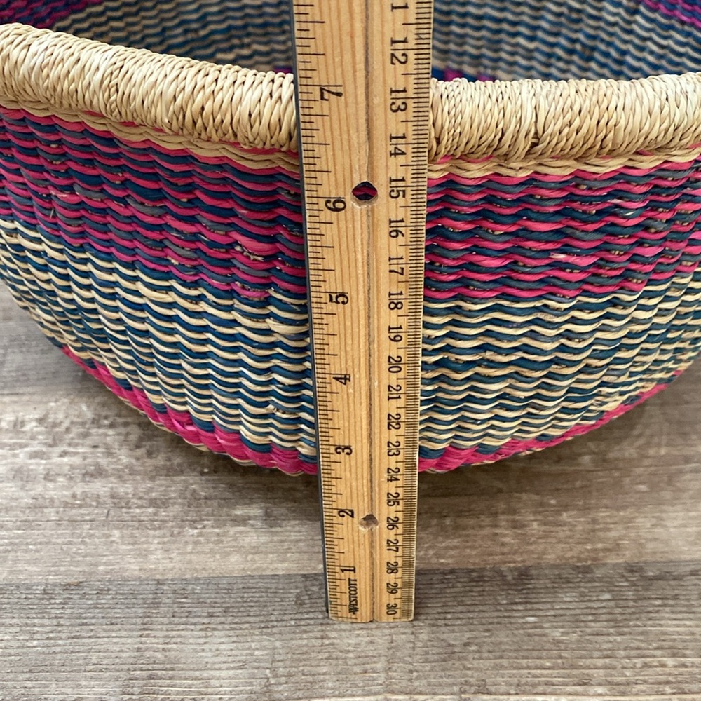 Bolga market basket with leather handle - Picture 7 of 7